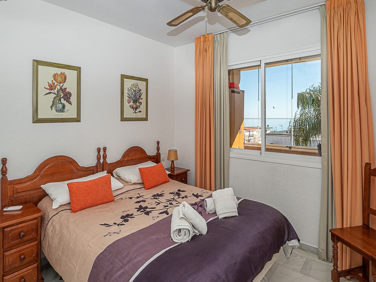 2 slaapkamer Appartement voor vakantieverhuur in La Cala de Mijas met zwembad garage - € 700 (Ref: 3216219)