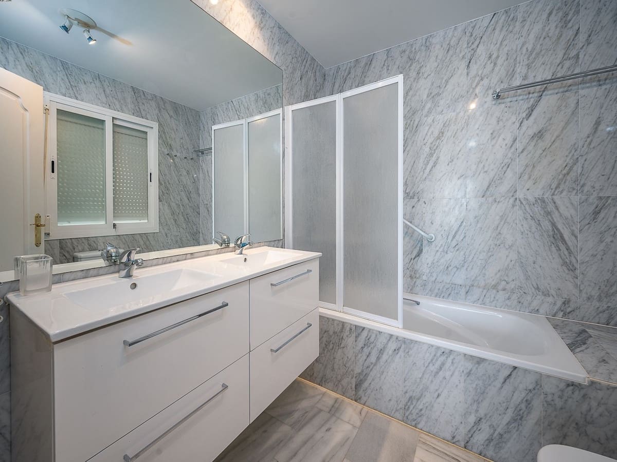 3 slaapkamer Appartement voor vakantieverhuur in La Cala de Mijas met zwembad garage - € 1.743 (Ref: 3216221)