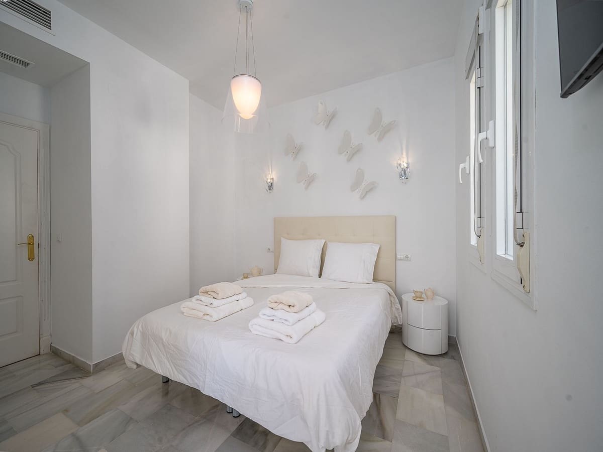 Appartement de 3 chambres de location de vacances à La Cala de Mijas avec piscine garage - 1 743 € (Ref: 3216221)