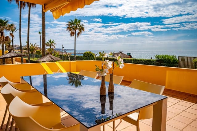   3 soveværelse   ferieLejlighed i La Cala de Mijas, Mijas med   swimmingpool  garage  - € 1.743 (Ref: 3216222)