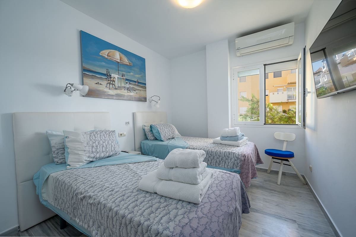 3 bedroom Apartment for holiday rental in La Cala de Mijas with pool garage - € 1,743 (Ref: 3216222)