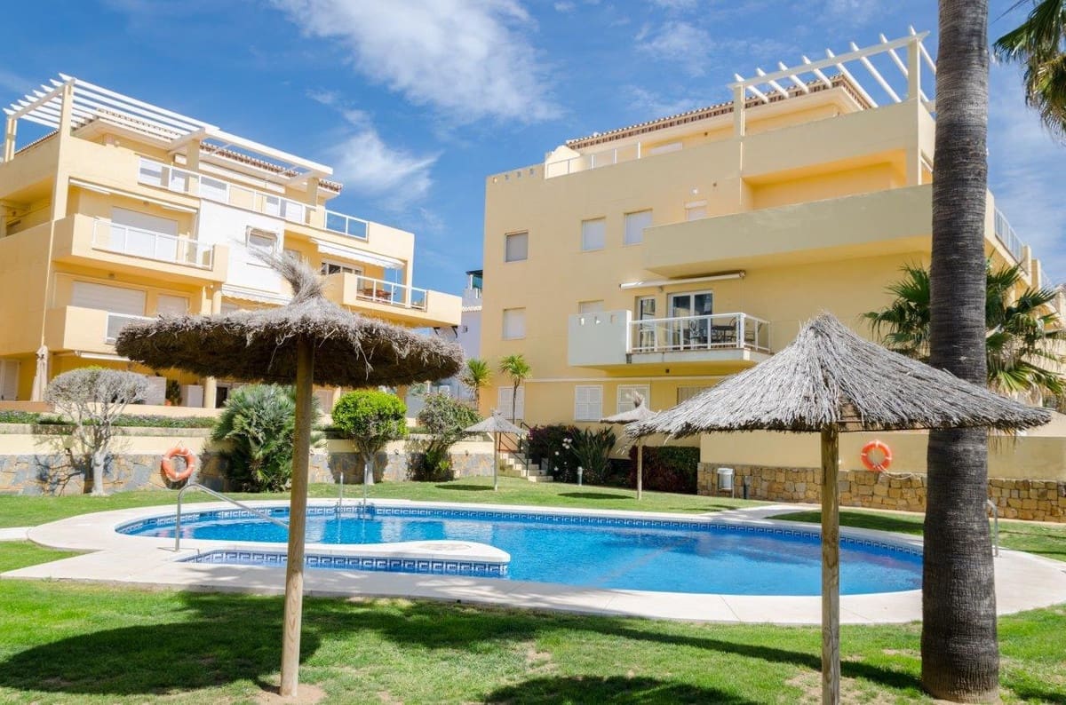 3 bedroom Apartment for holiday rental in La Cala de Mijas with pool garage - € 1,743 (Ref: 3216222)