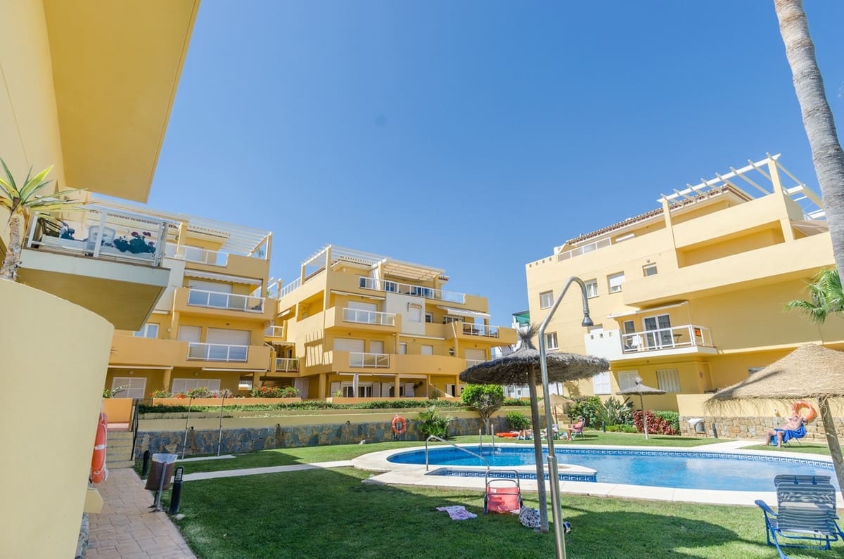 Apartamento de 3 habitaciones en La Cala de Mijas en alquiler vacacional con piscina garaje - 1.603 € (Ref: 3366509)