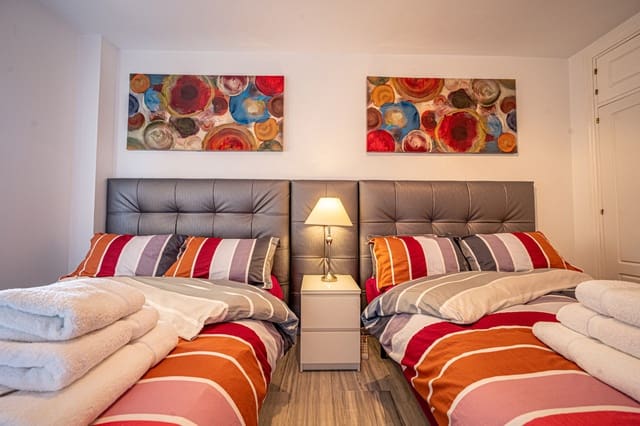   3 soveværelse   ferieLejlighed i La Cala de Mijas, Mijas med   swimmingpool  garage  - € 1.603 (Ref: 3366509)