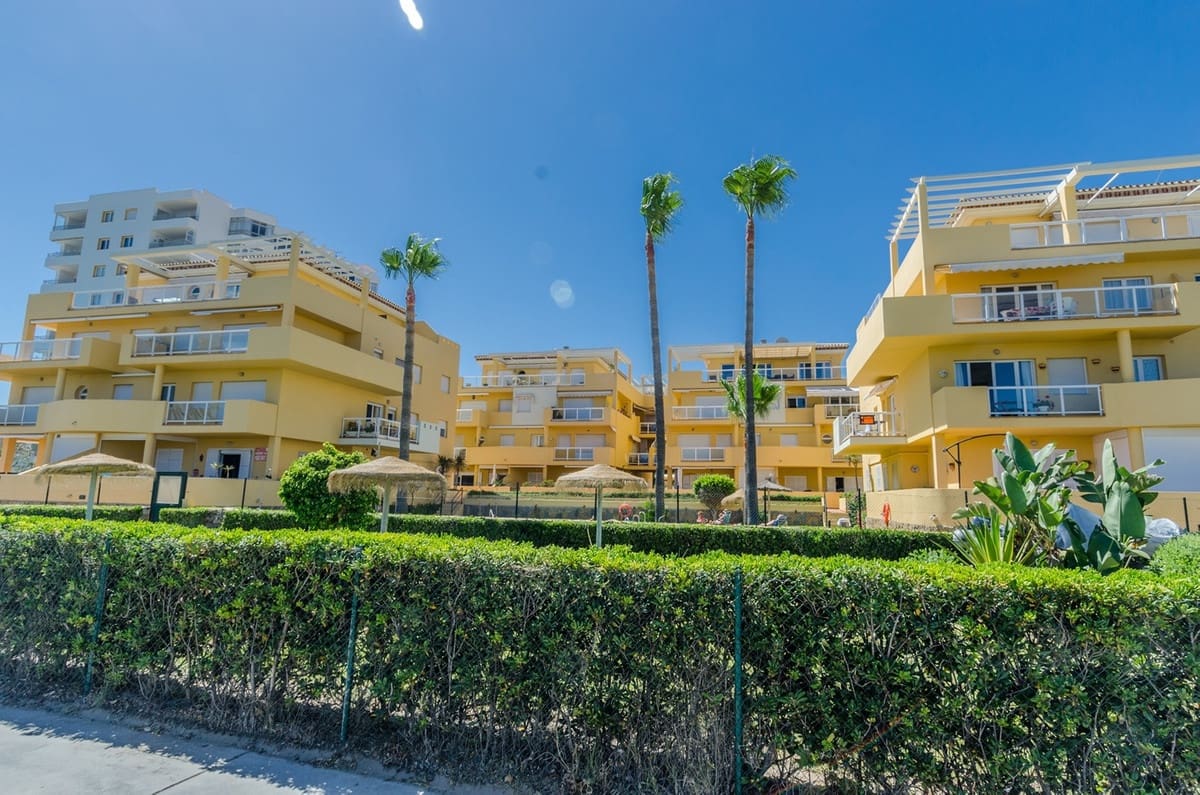 3 bedroom Apartment for holiday rental in La Cala de Mijas with pool garage - € 1,603 (Ref: 3366509)