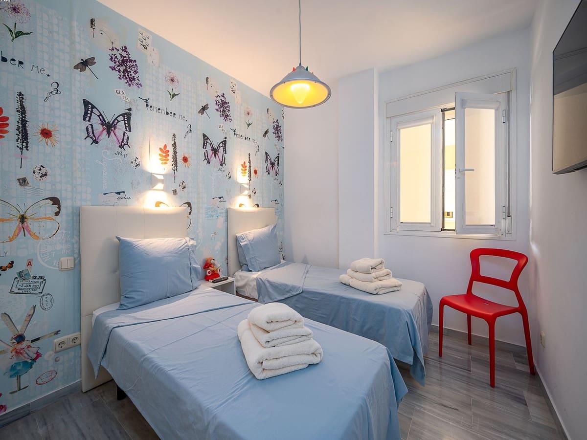 2 soverom Leilighet til salgs i La Cala de Mijas med svømmebasseng garasje - € 903 (Ref: 3763160)