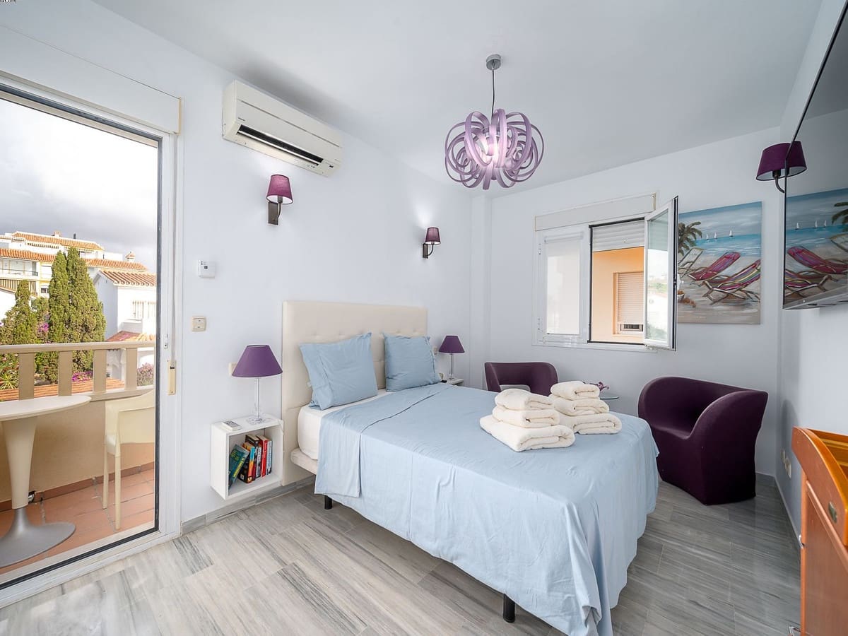 2 soverom Leilighet til salgs i La Cala de Mijas med svømmebasseng garasje - € 903 (Ref: 3763160)