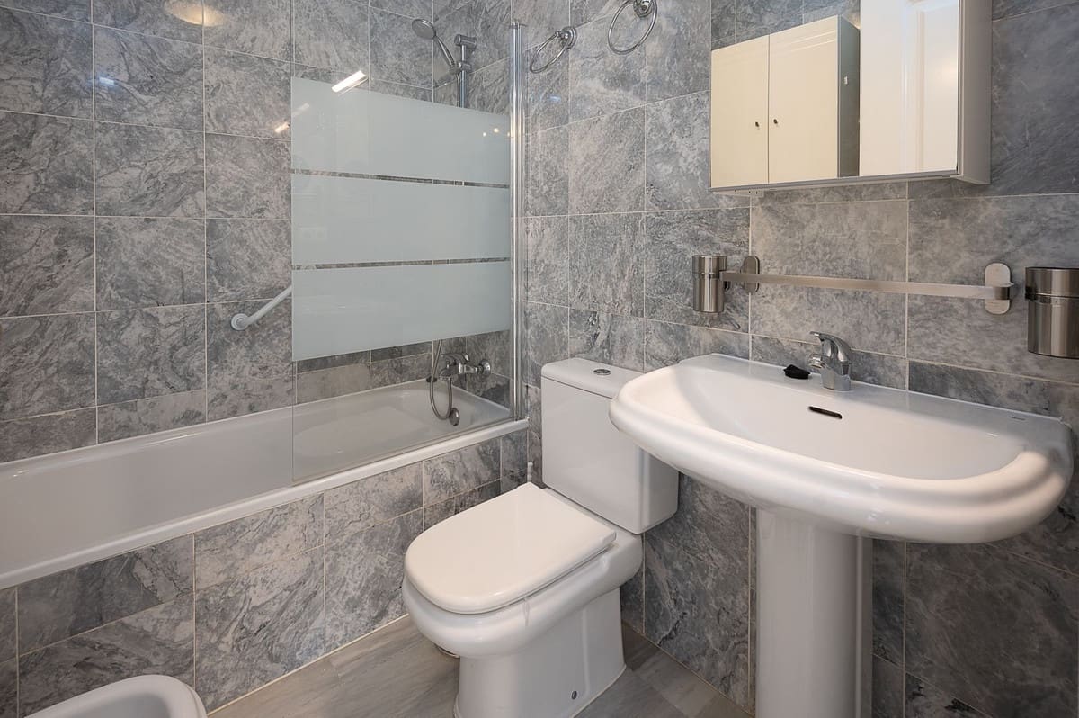 Apartamento de 2 habitaciones en La Cala de Mijas en alquiler vacacional con piscina garaje - 1.183 € (Ref: 5491397)