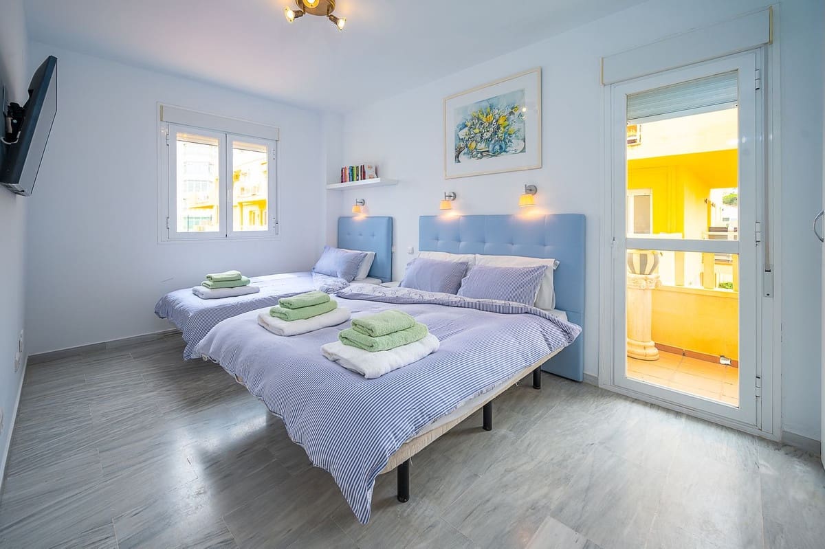 Appartement de 2 chambres de location de vacances à La Cala de Mijas avec piscine garage - 1 183 € (Ref: 5491397)