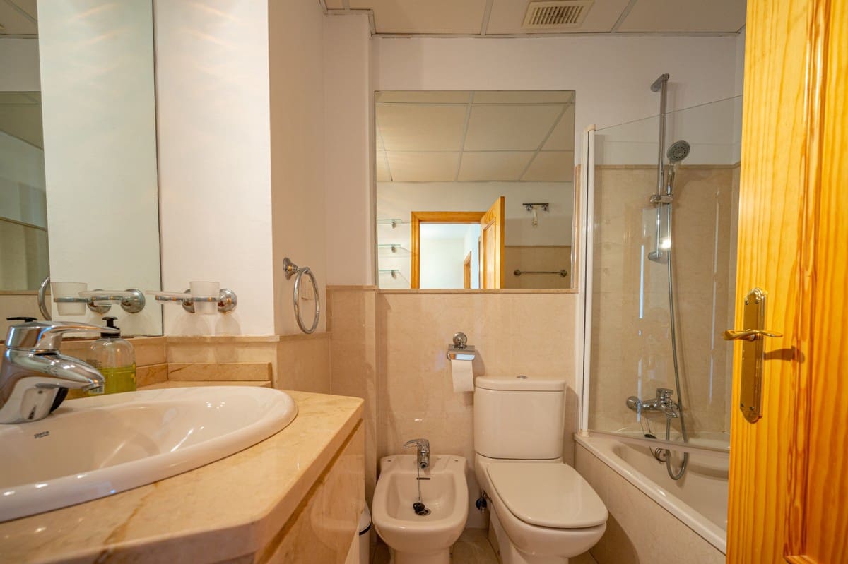 3 sypialnia Dom na kwatery wakacyjne w La Cala de Mijas z basenem garażem - 1 050 € (Ref: 5493157)