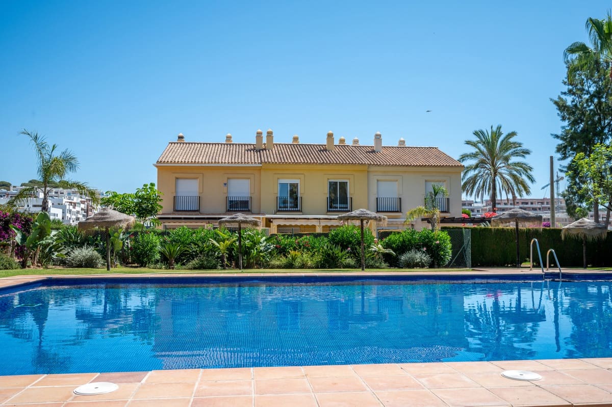 3 camera da letto Casa da affitare come casa vacanza in La Cala de Mijas con piscina garage - 1.050 € (Rif: 5493157)