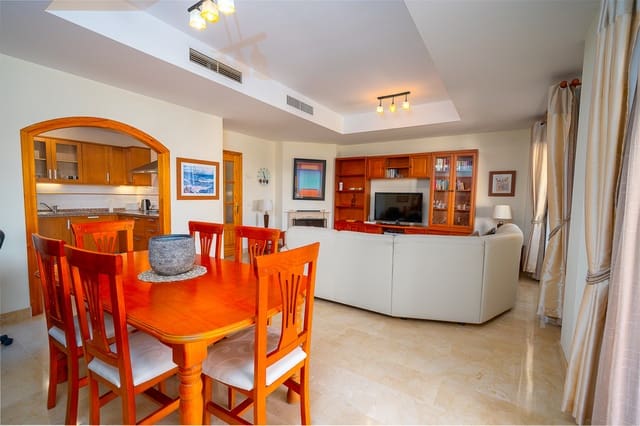 3 bedroom Townhouse for holiday rental in La Cala de Mijas, Mijas with pool garage - € 1,050 (Ref: 5493157)