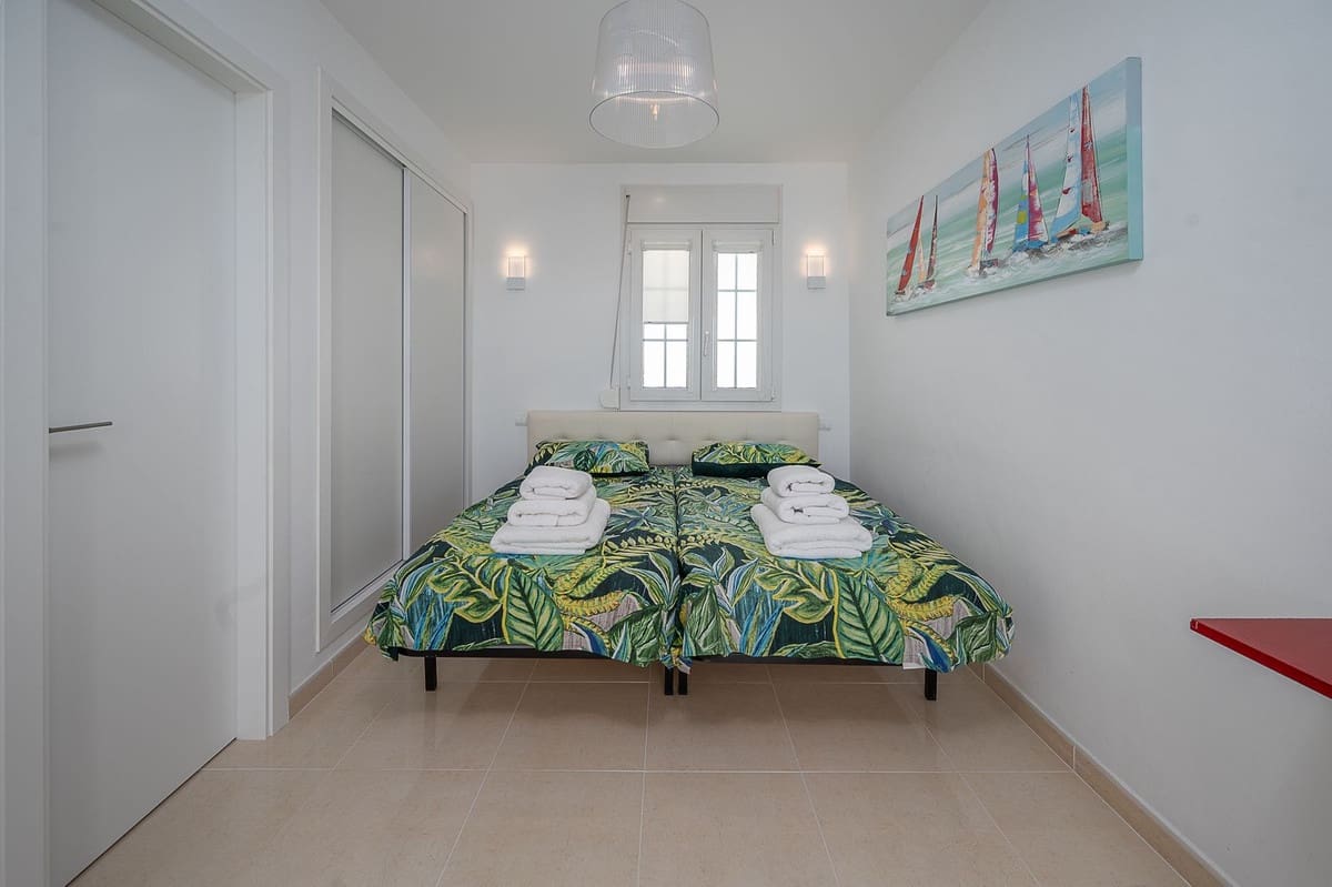 5 bedroom Villa for sale in La Cala de Mijas with pool garage - € 1,995,000 (Ref: 5661388)