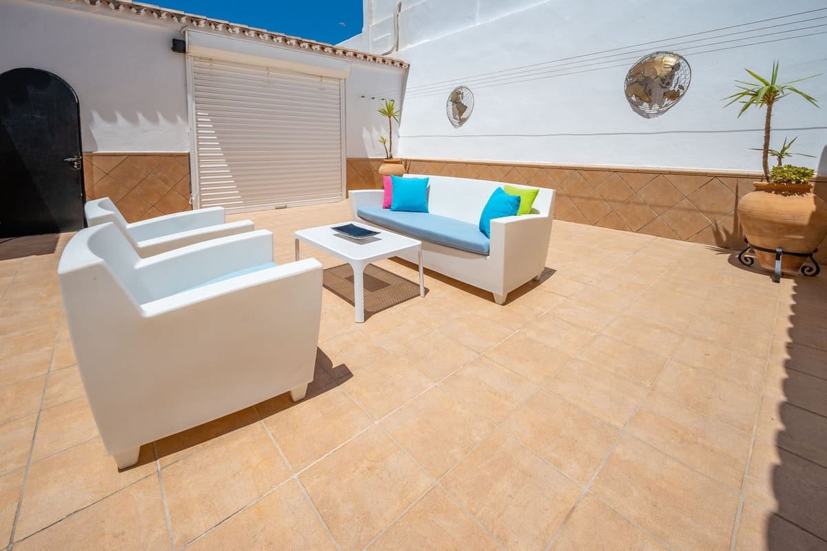 5 bedroom Villa for sale in La Cala de Mijas with pool garage - € 1,995,000 (Ref: 5661388)