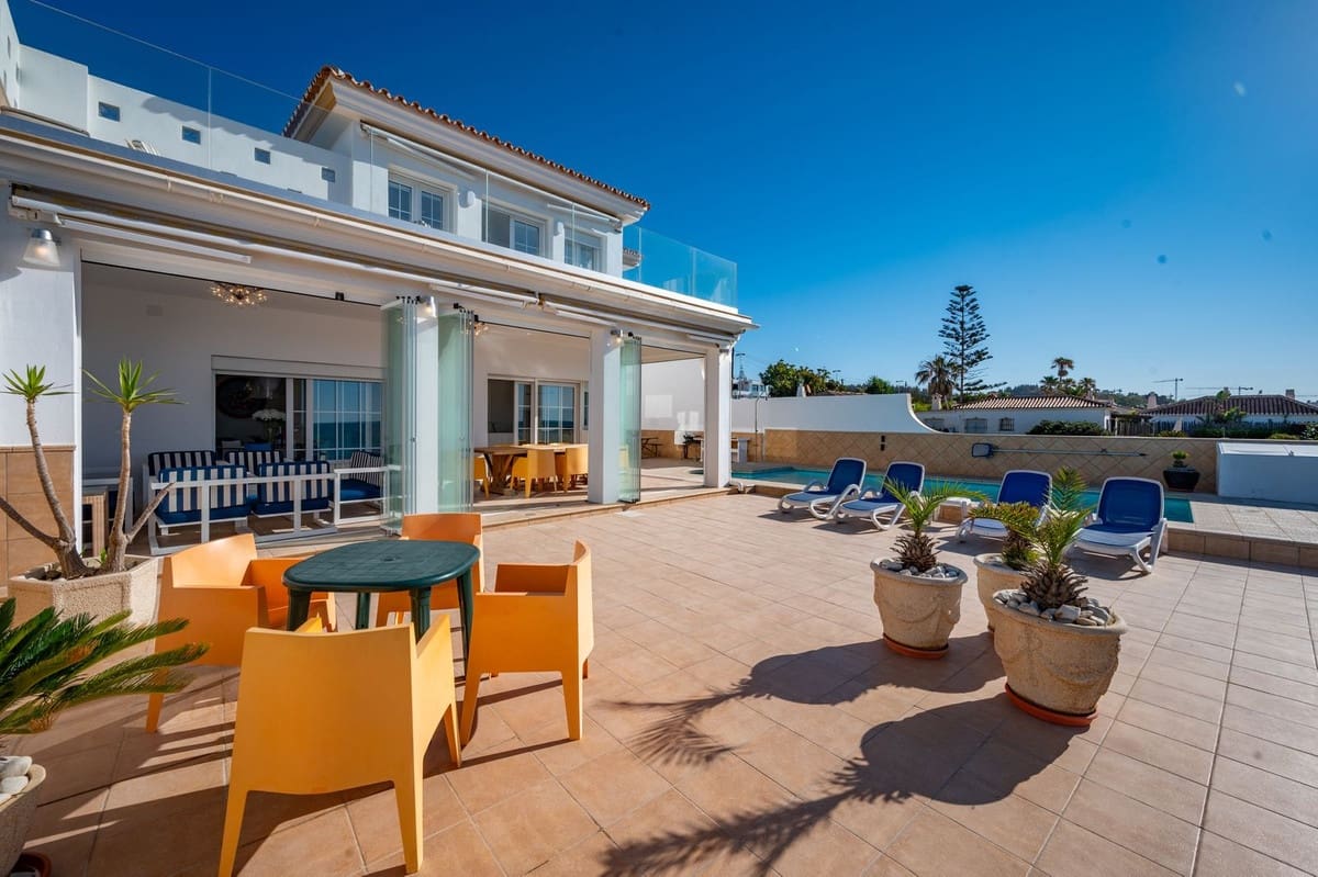 5 bedroom Villa for sale in La Cala de Mijas with pool garage - € 1,995,000 (Ref: 5661388)