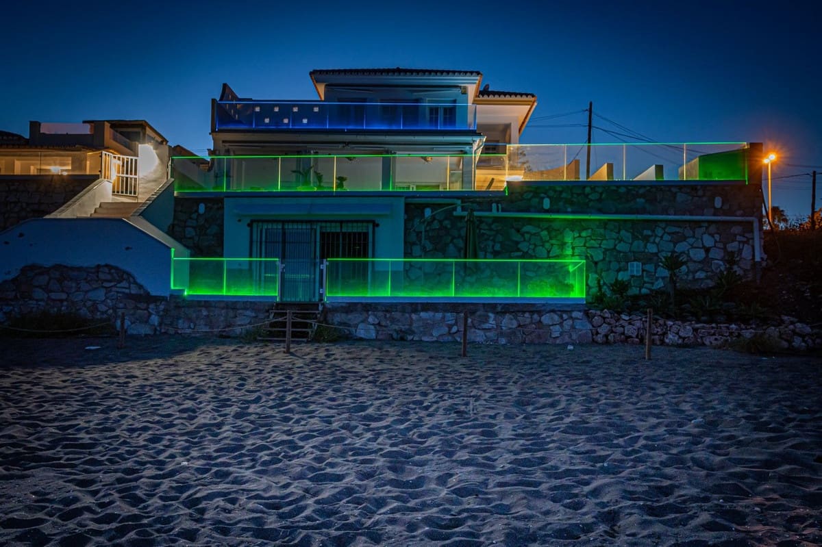 5 bedroom Villa for sale in La Cala de Mijas with pool garage - € 1,995,000 (Ref: 5661388)