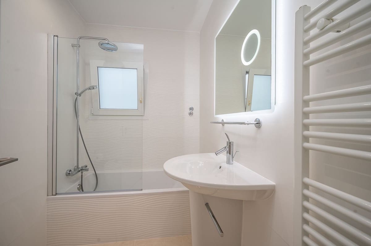 5 bedroom Villa for sale in La Cala de Mijas with pool garage - € 1,995,000 (Ref: 5661388)