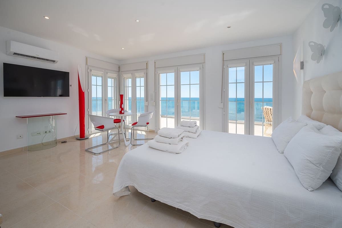 5 sypialnia Willa na sprzedaż w La Cala de Mijas z basenem garażem - 1 995 000 € (Ref: 5661388)