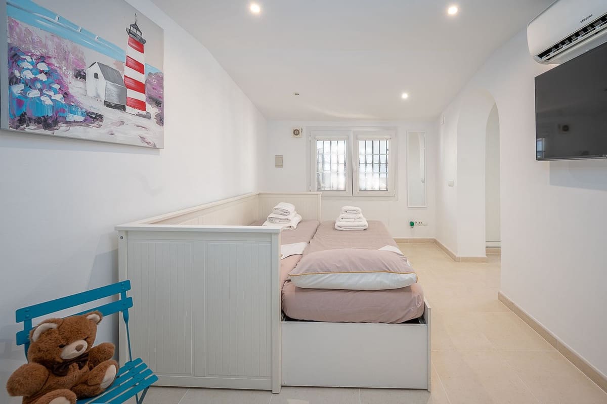 5 sypialnia Willa na sprzedaż w La Cala de Mijas z basenem garażem - 1 995 000 € (Ref: 5661388)