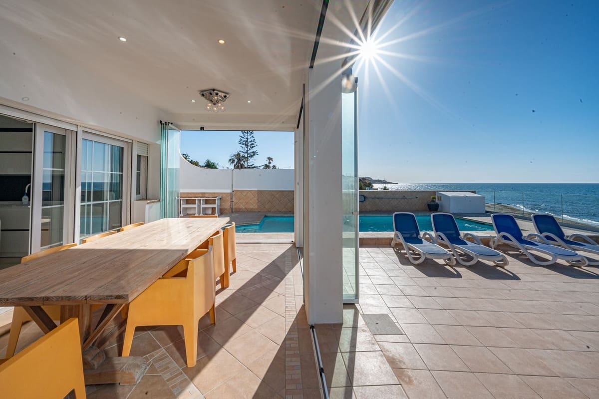 5 sypialnia Willa na sprzedaż w La Cala de Mijas z basenem garażem - 1 995 000 € (Ref: 5661388)