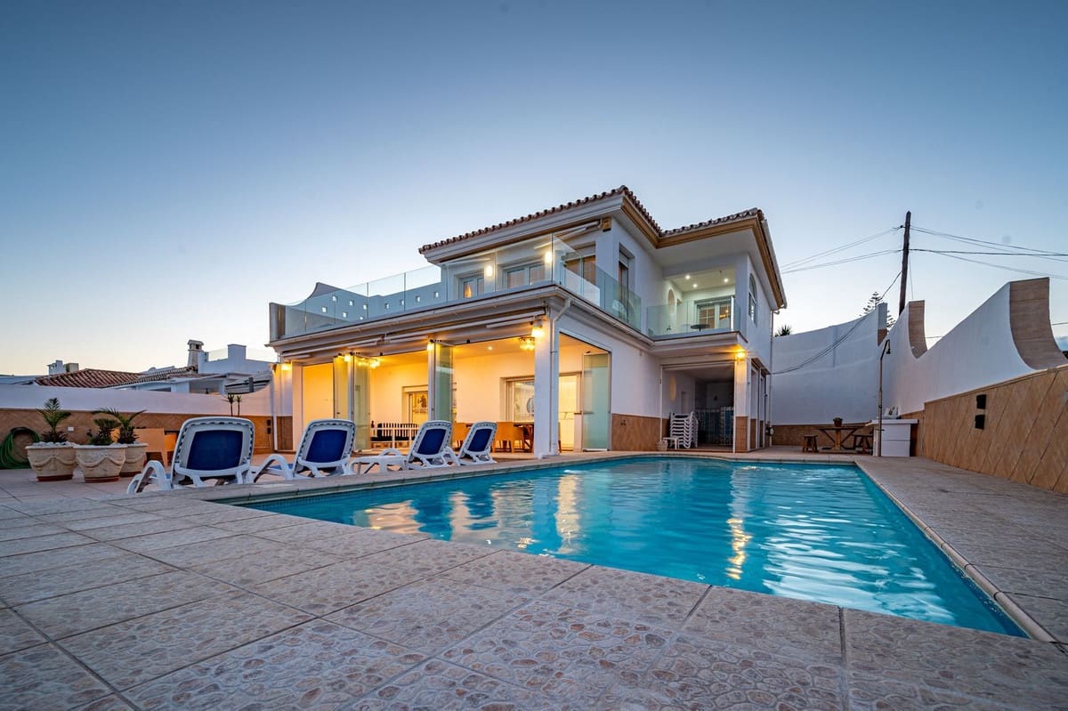 5 sypialnia Willa na sprzedaż w La Cala de Mijas z basenem garażem - 1 995 000 € (Ref: 5661388)