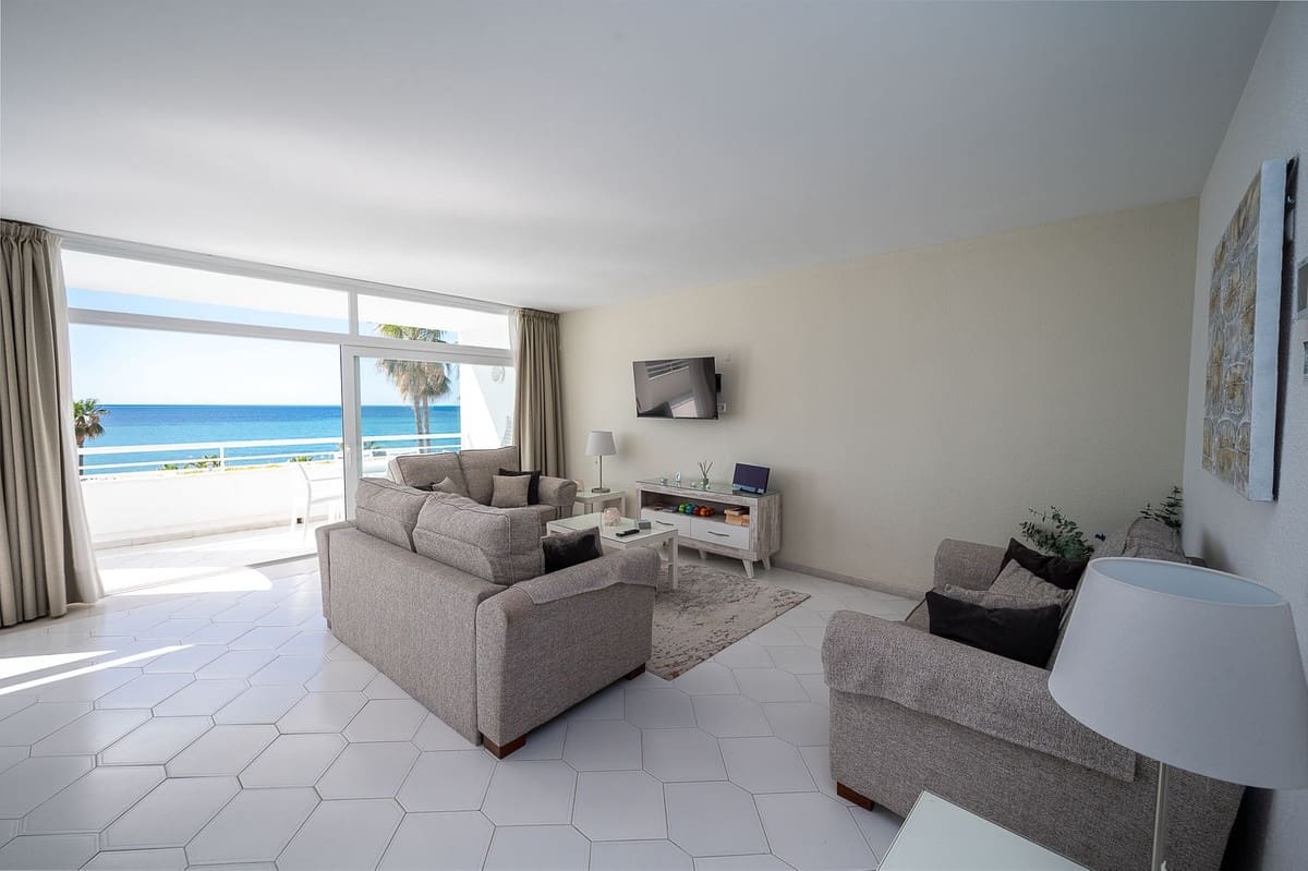 3 bedroom Penthouse for holiday rental in Miraflores with pool garage - € 1,753 (Ref: 7238161)