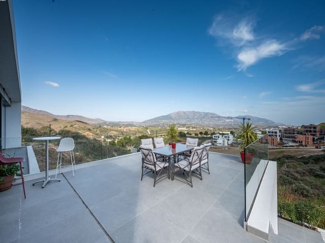 4 soveværelse Villa til salg i La Cala Golf, Mijas med swimmingpool garage - € 1.300.000 (Ref: 7500139)