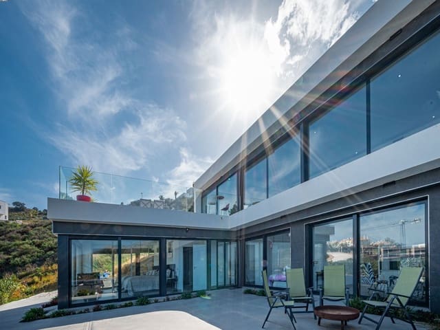 Chalet de 4 habitaciones en La Cala Golf, Mijas en venta con piscina garaje - 1.300.000 € (Ref: 7500139)