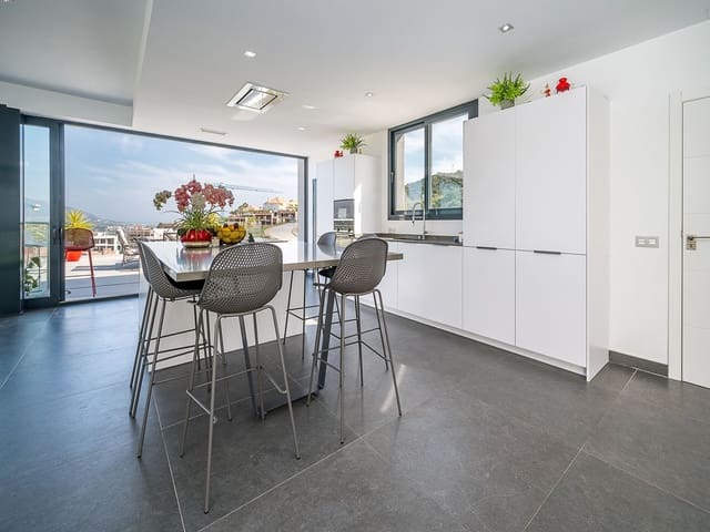 Chalet de 4 habitaciones en La Cala Golf, Mijas en venta con piscina garaje - 1.300.000 € (Ref: 7500139)