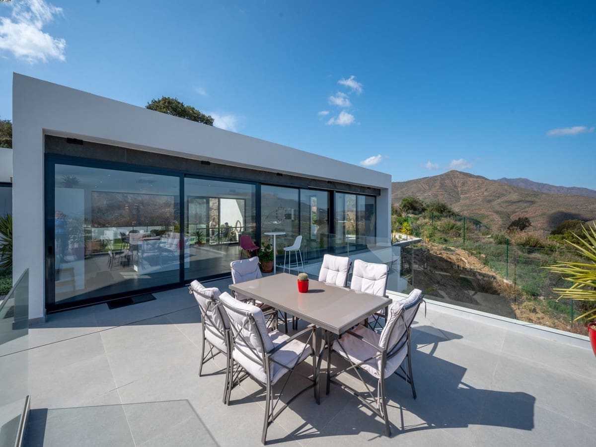 4 soverom Villa til salgs i La Cala Golf med svømmebasseng garasje - € 1 300 000 (Ref: 7500139)