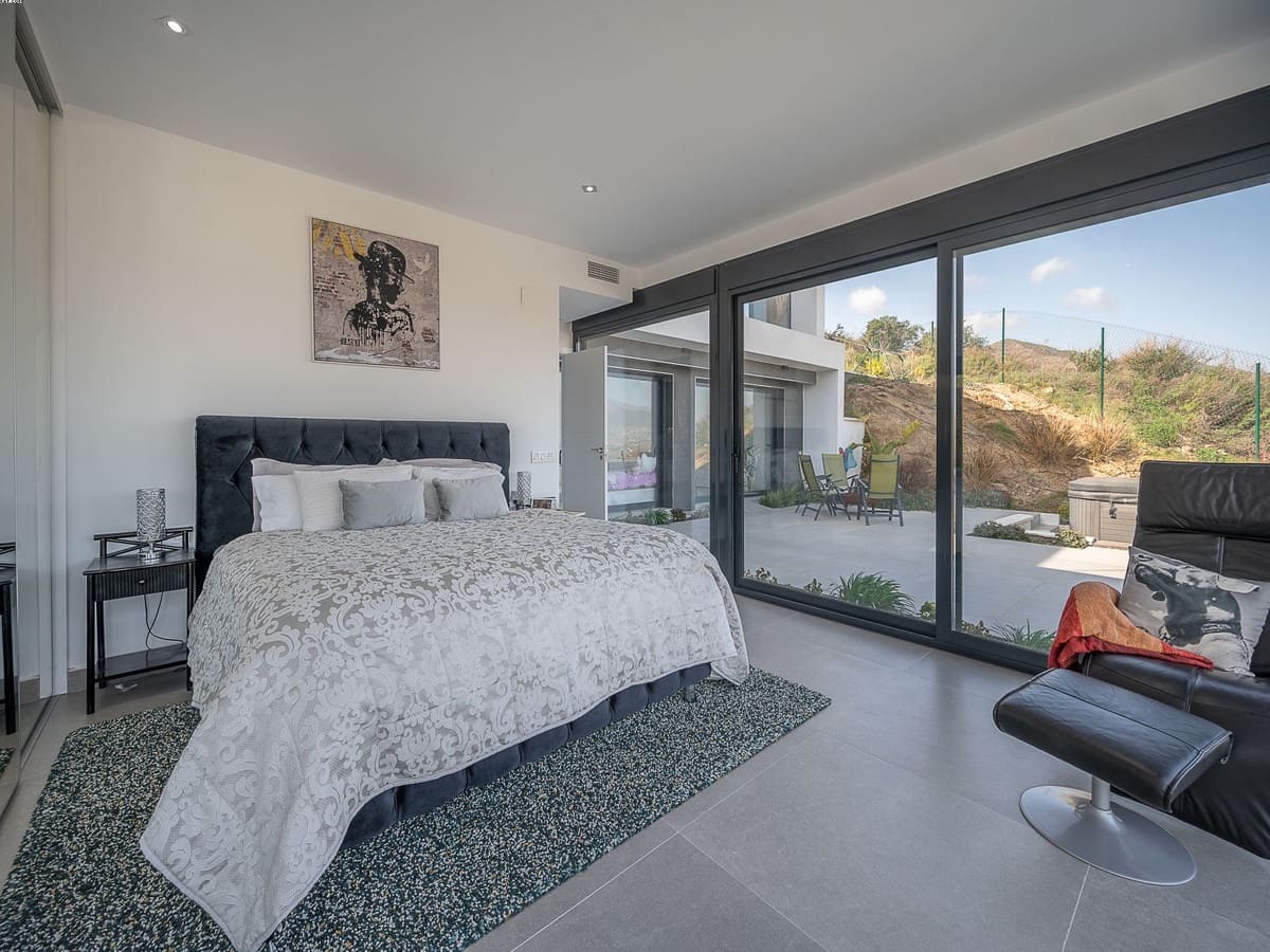 4 soverom Villa til salgs i La Cala Golf med svømmebasseng garasje - € 1 300 000 (Ref: 7500139)