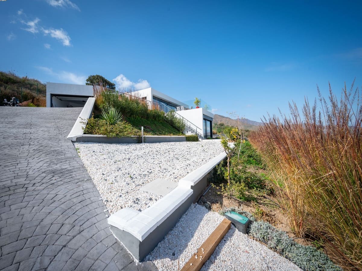 4 soverom Villa til salgs i La Cala Golf med svømmebasseng garasje - € 1 300 000 (Ref: 7500139)