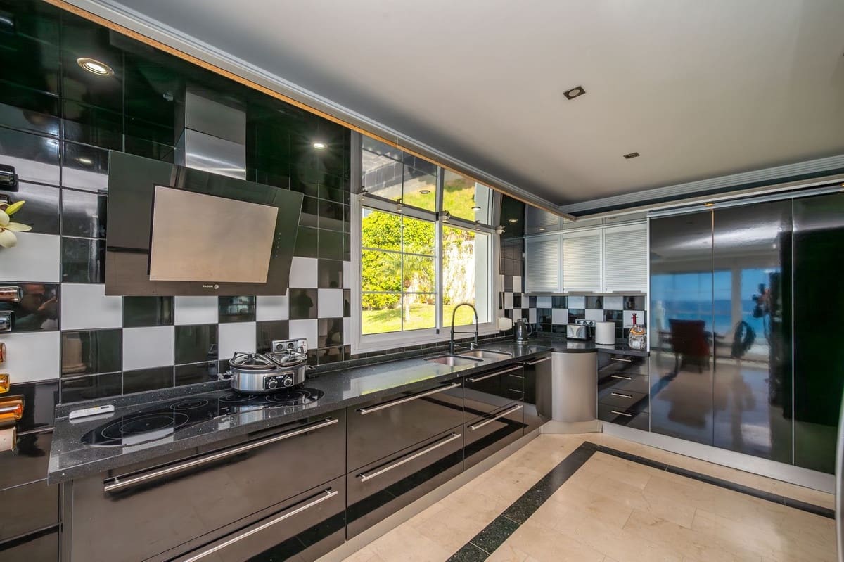 5 soveværelse Villa til salg i El Chaparral med swimmingpool garage - € 1.200.000 (Ref: 8172781)