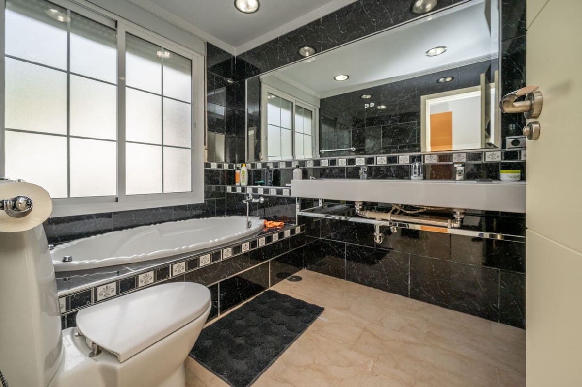 5 soveværelse Villa til salg i El Chaparral med swimmingpool garage - € 1.200.000 (Ref: 8172781)