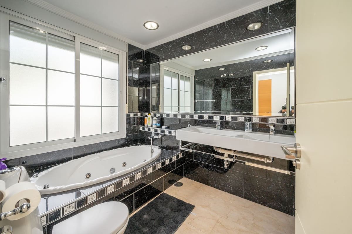 5 soveværelse Villa til salg i El Chaparral med swimmingpool garage - € 1.200.000 (Ref: 8172781)