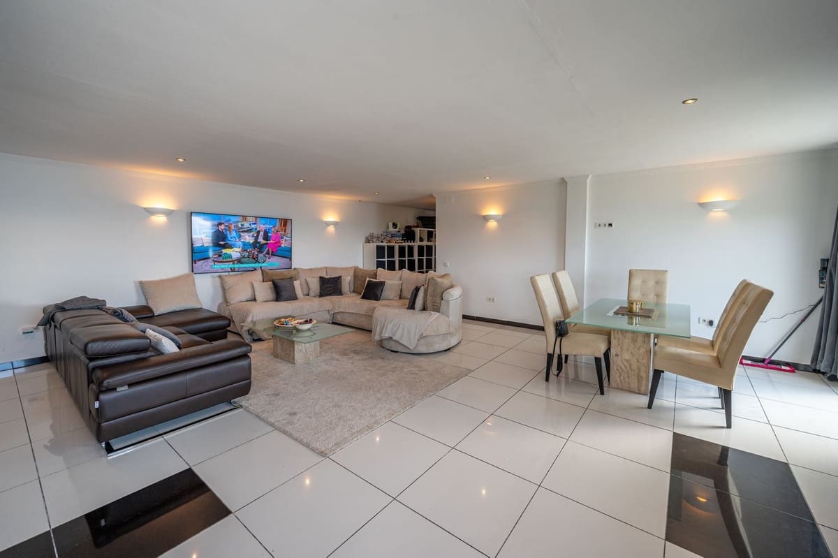 5 sypialnia Willa na sprzedaż w El Chaparral z basenem garażem - 1 200 000 € (Ref: 8172781)