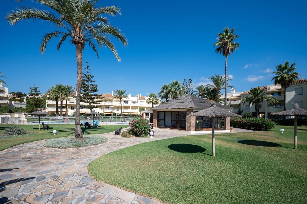 Apartamento de 2 habitaciones en La Cala de Mijas en venta con piscina garaje - 520.000 € (Ref: 8494366)