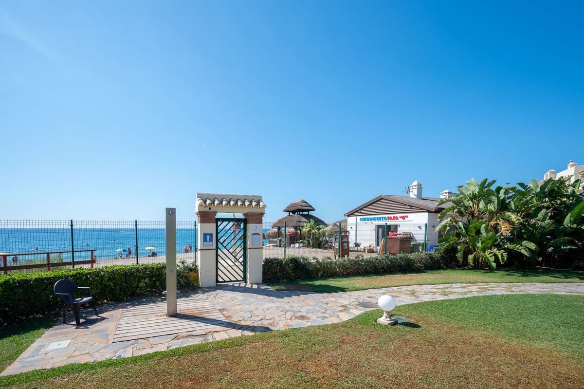 2 soveværelse Lejlighed til salg i La Cala de Mijas med swimmingpool garage - € 520.000 (Ref: 8494366)