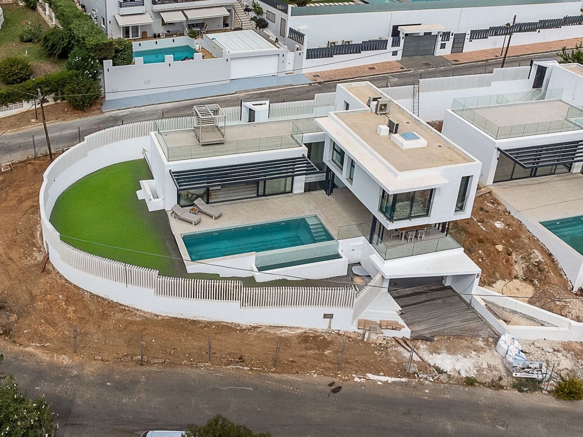 4 soveværelse Villa til salg i El Chaparral med swimmingpool garage - € 1.995.000 (Ref: 8530475)