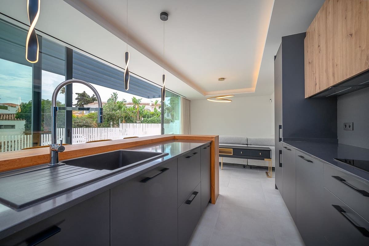 4 camera da letto Villa in vendita in El Chaparral con piscina garage - 1.995.000 € (Rif: 8530475)