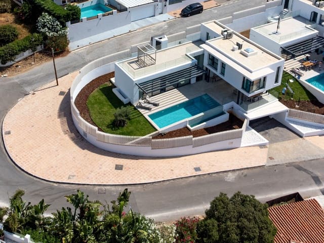 4 soveværelse Villa til salg i El Chaparral, Mijas med swimmingpool garage - € 1.995.000 (Ref: 8530475)