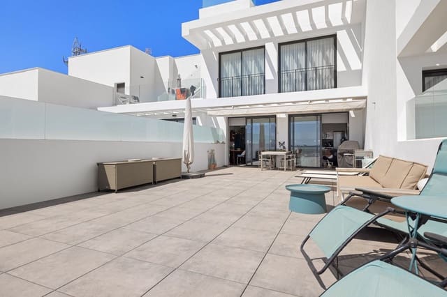 3 soveværelse Lejlighed til leje i La Cala de Mijas, Mijas med swimmingpool - € 4.000 (Ref: 8613971)