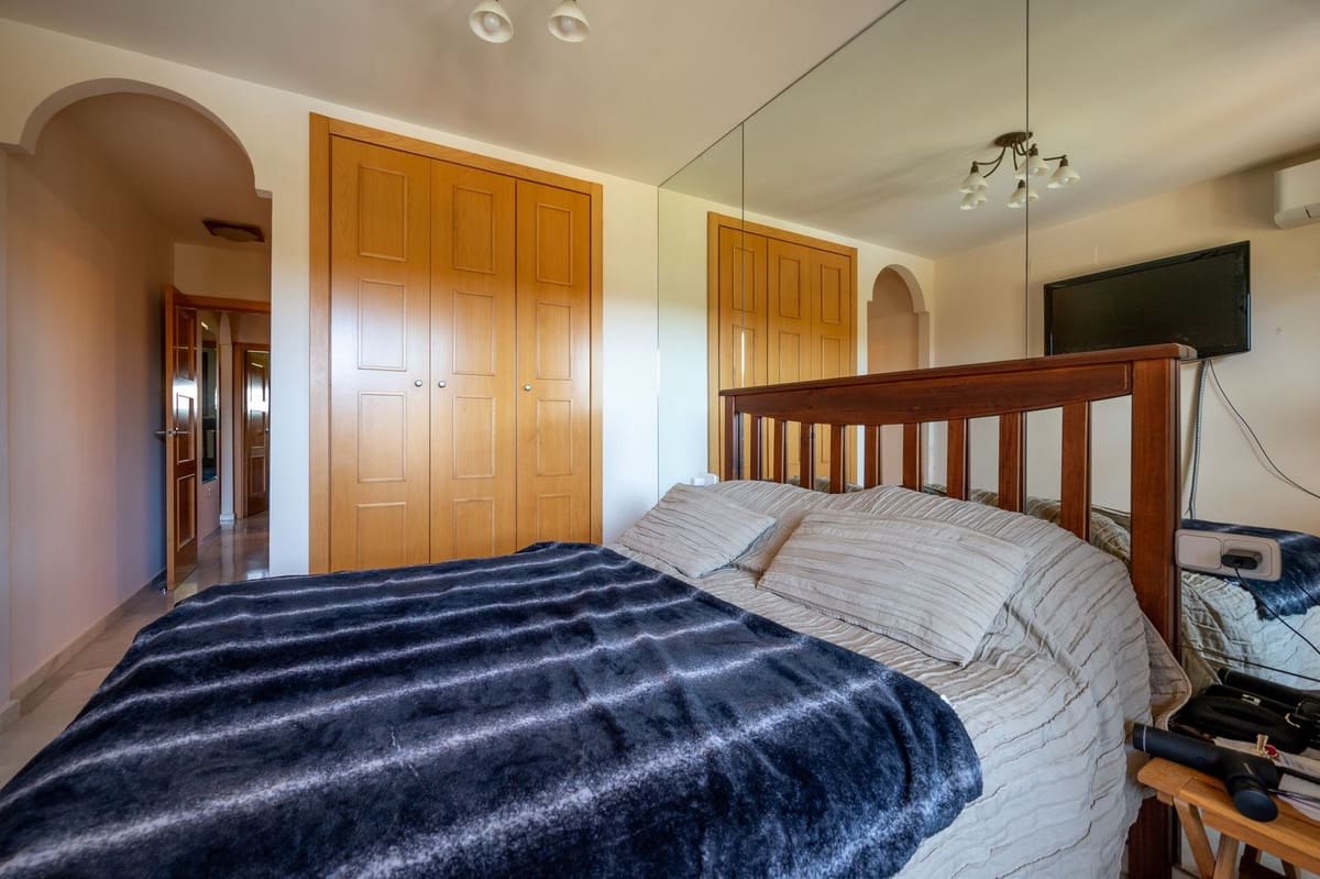 Apartamento de 2 habitaciones en La Cala de Mijas en venta con piscina garaje - 365.000 € (Ref: 8893732)