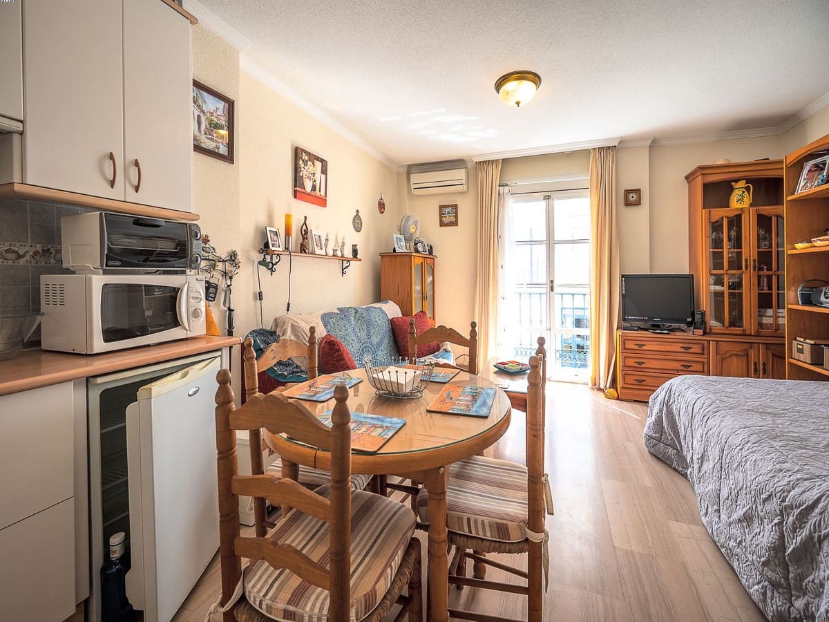 Studio te huur in La Cala de Mijas - € 950 (Ref: 8911972)