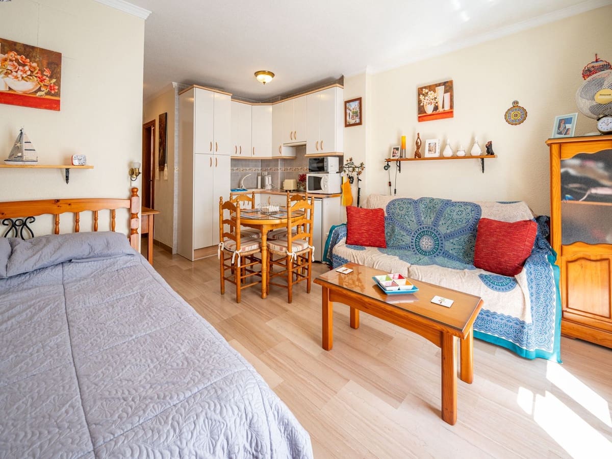 Studio te huur in La Cala de Mijas - € 950 (Ref: 8911972)