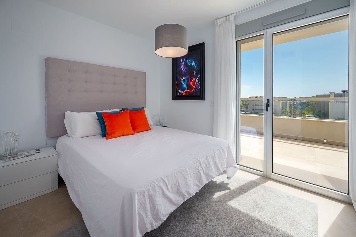 3 soveværelse Penthouse til salg i La Cala Golf med swimmingpool garage - € 649.000 (Ref: 8912090)