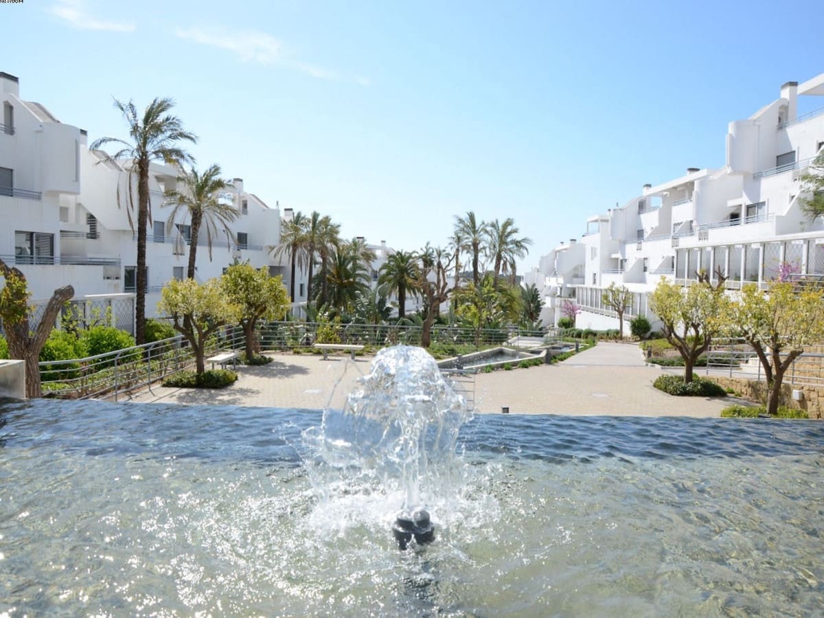 2 bedroom Apartment for rent in Mijas Costa with pool - € 1,600 (Ref: 8951970)
