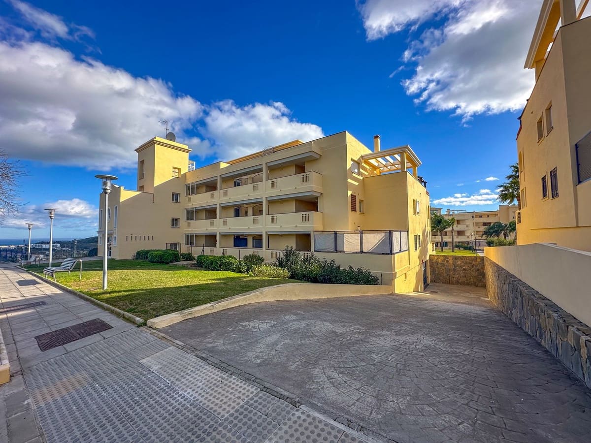 2 bedroom Apartment for sale in Mijas Costa with pool garage - € 295,000 (Ref: 8967393)