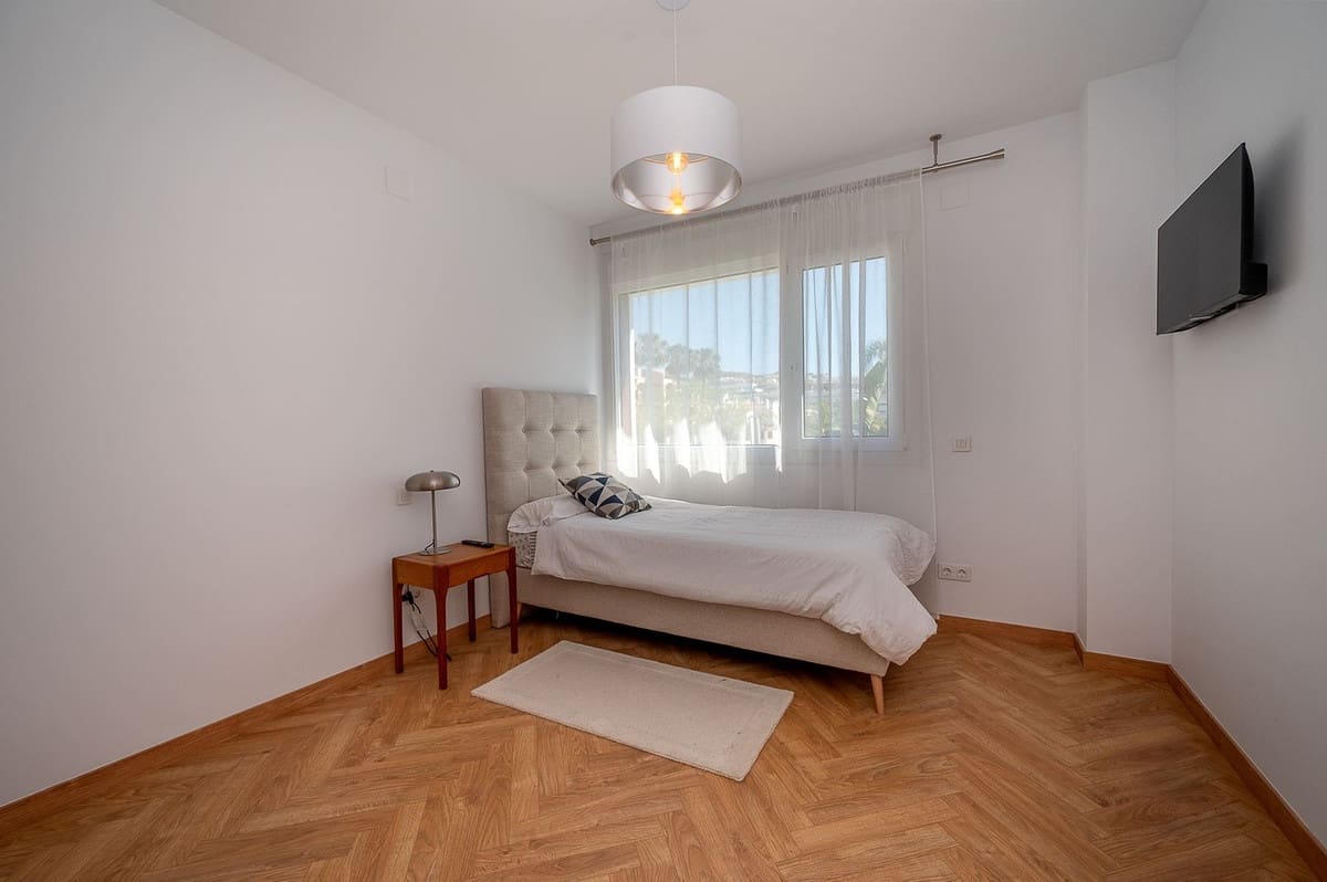 5 chambre Villa/Maison à vendre à La Cala de Mijas avec piscine garage - 1 590 000 € (Ref: 8993188)