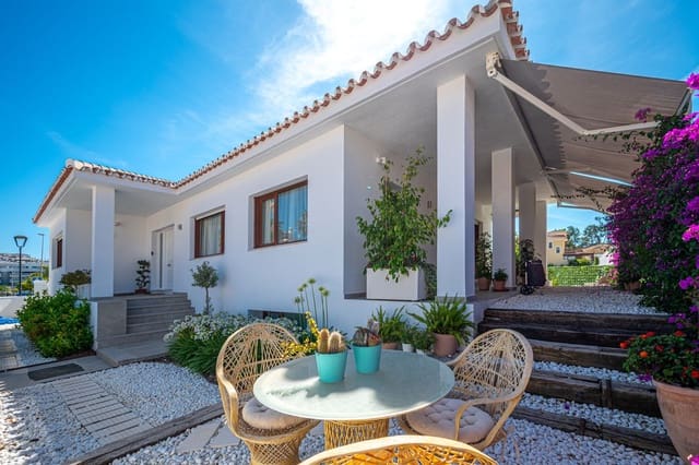 5 sypialnia Willa na sprzedaż w La Cala de Mijas, Mijas z basenem garażem - 1 590 000 € (Ref: 8993188)